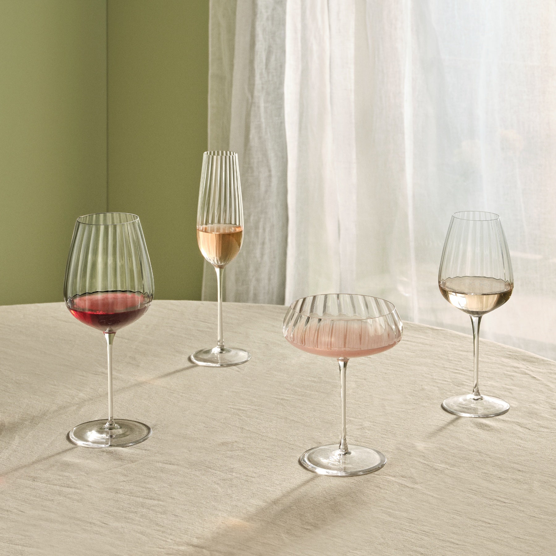 Nude Glass - Round Up Red Wine Glasses - Set of 2 Clear