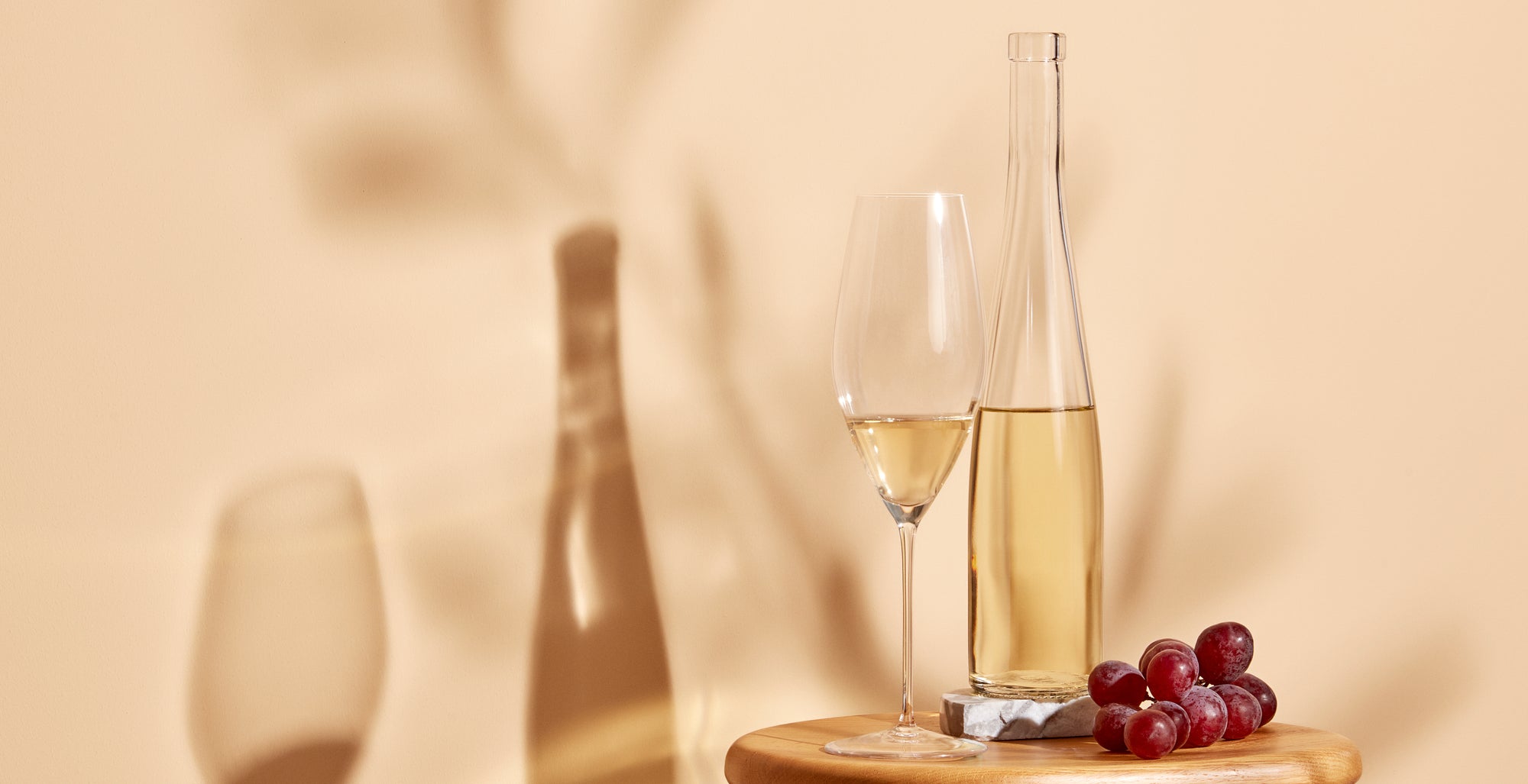 Champagne Glass Etiquette and Serving Tips